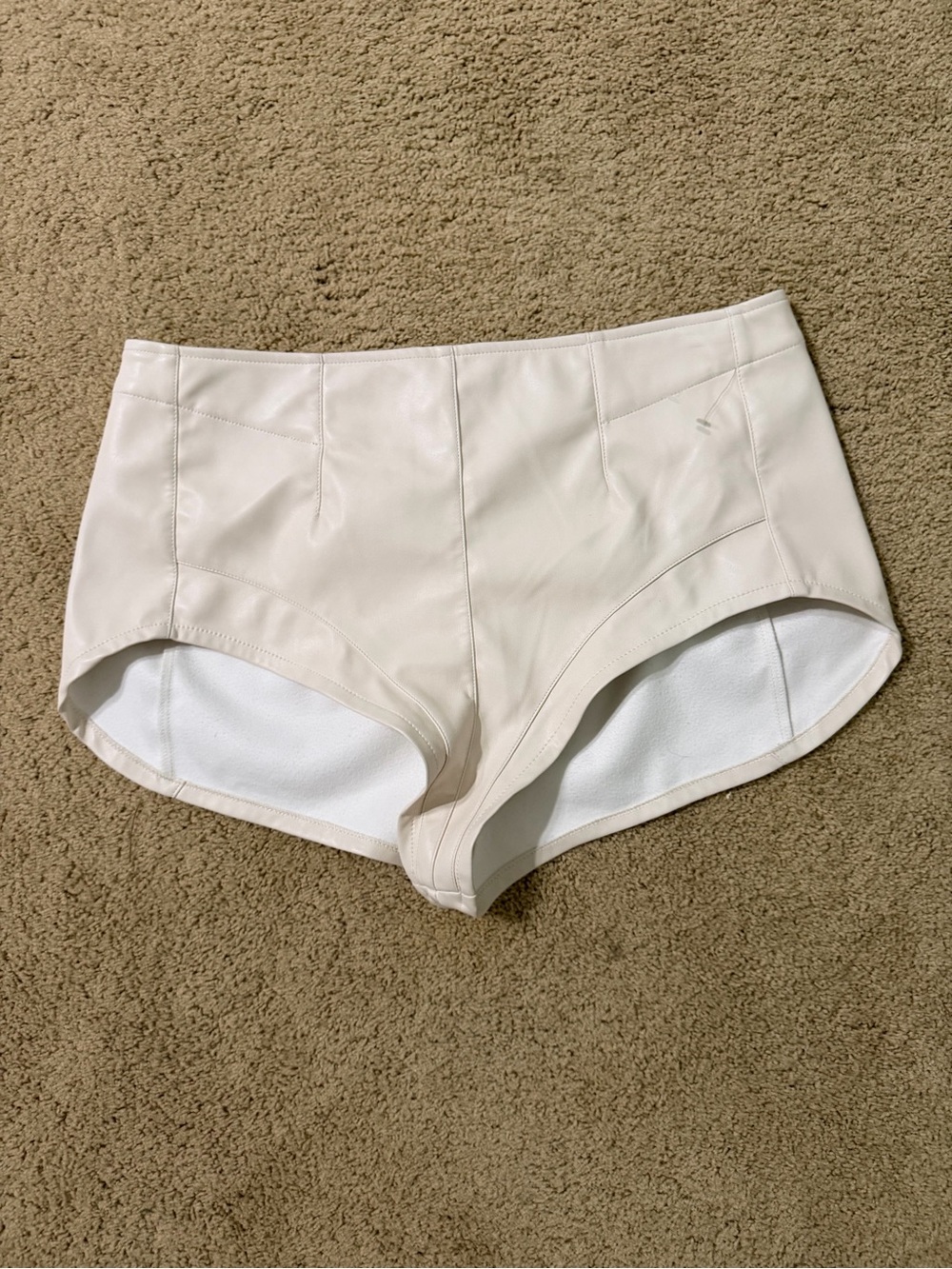 Free People L shorts new